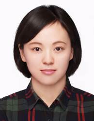 微笑的小孩  描述已自动生成